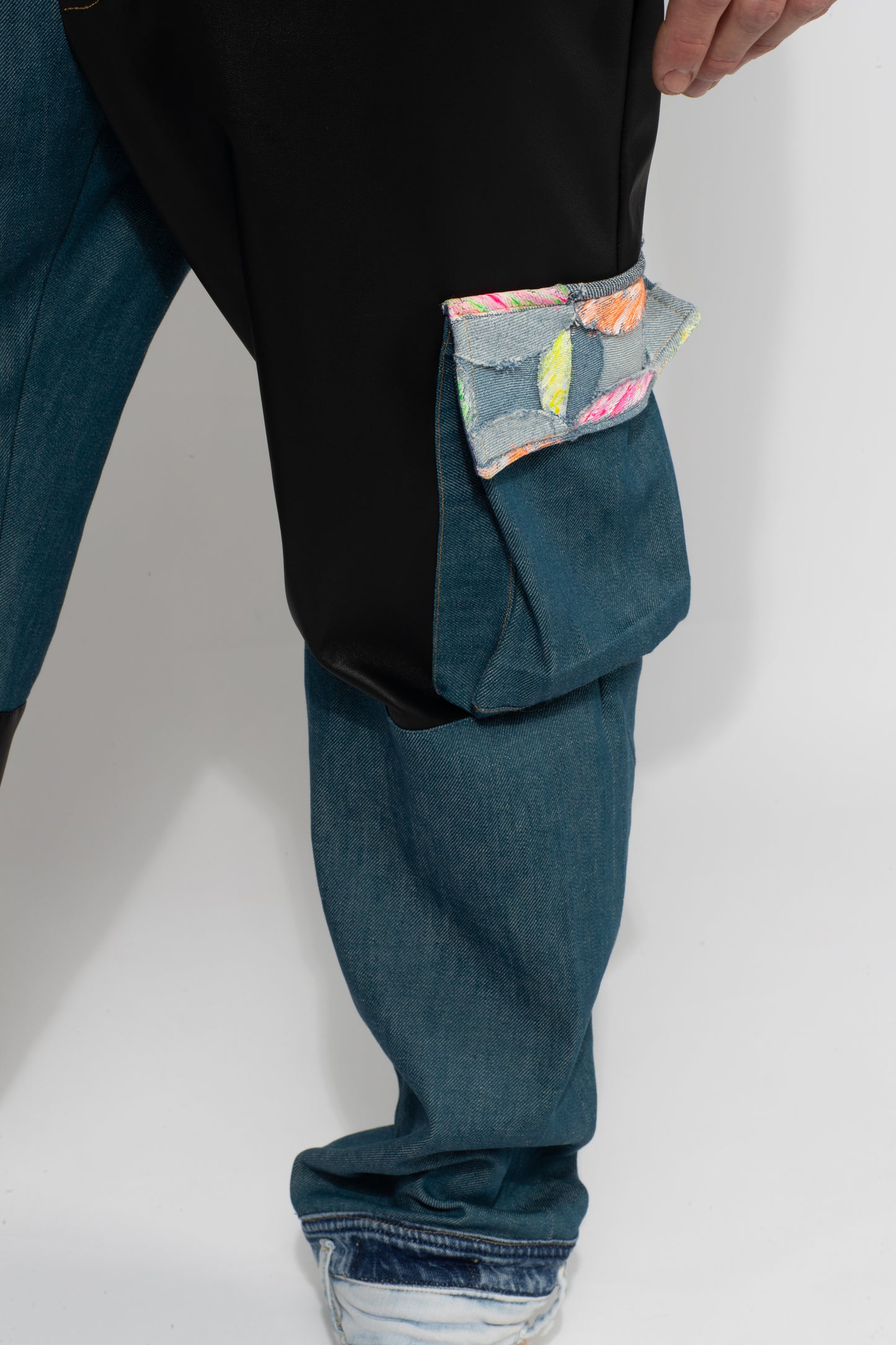 Pantalone denim fiore e ecopelle