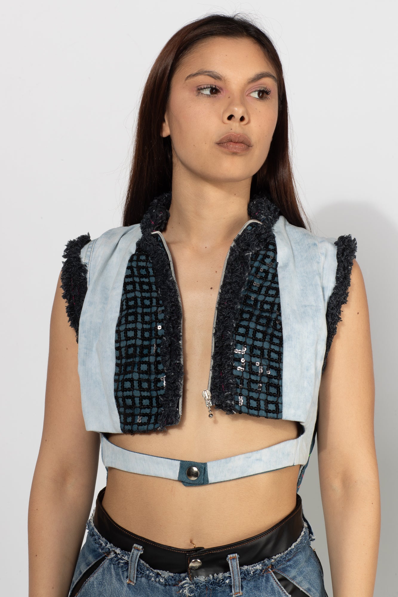 Gilet crop denim e paillette